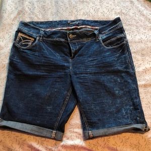 Amethyst Jean Shorts — Size 16